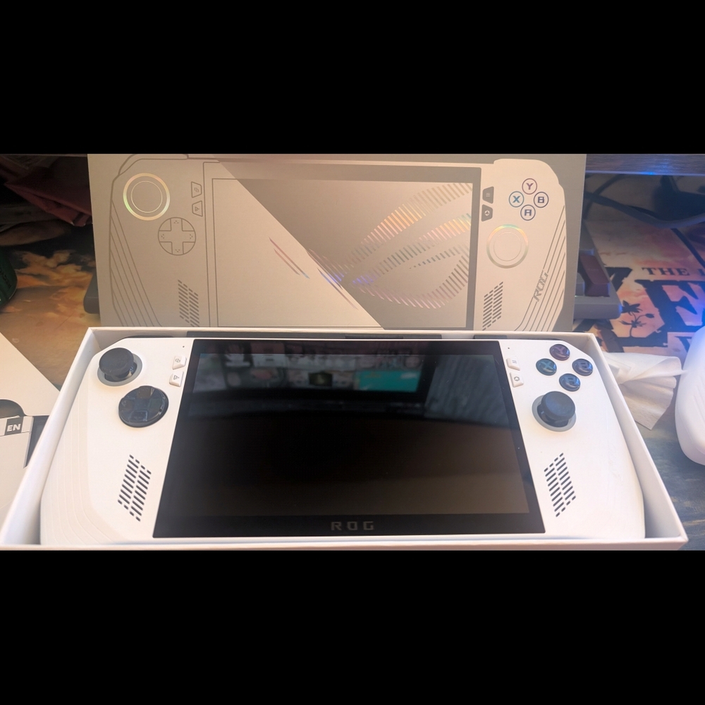 ASUS White Handheld Console with Dual-Color Design